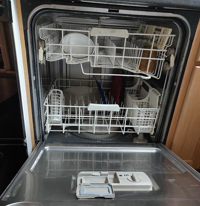 whirlpool dishwasher not running wash cycle